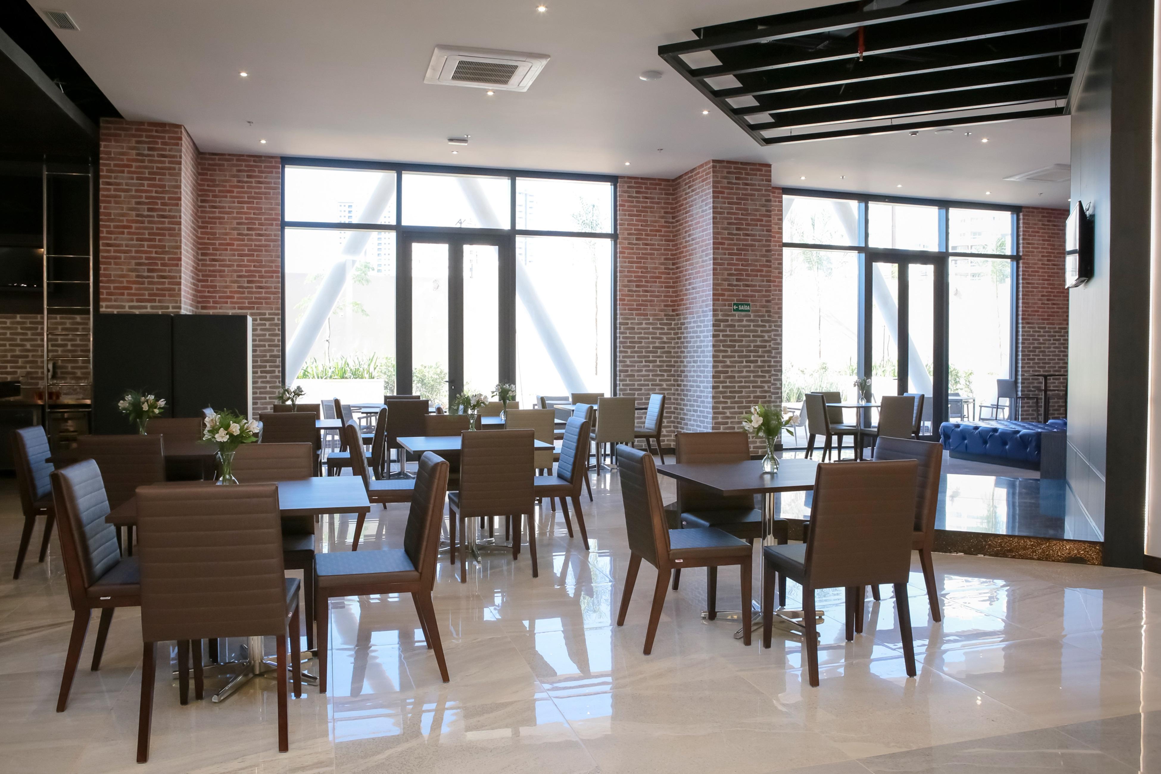 里贝朗普雷图爵怡温德姆酒店 里贝朗普雷托 外观 照片 The interior of the hotel