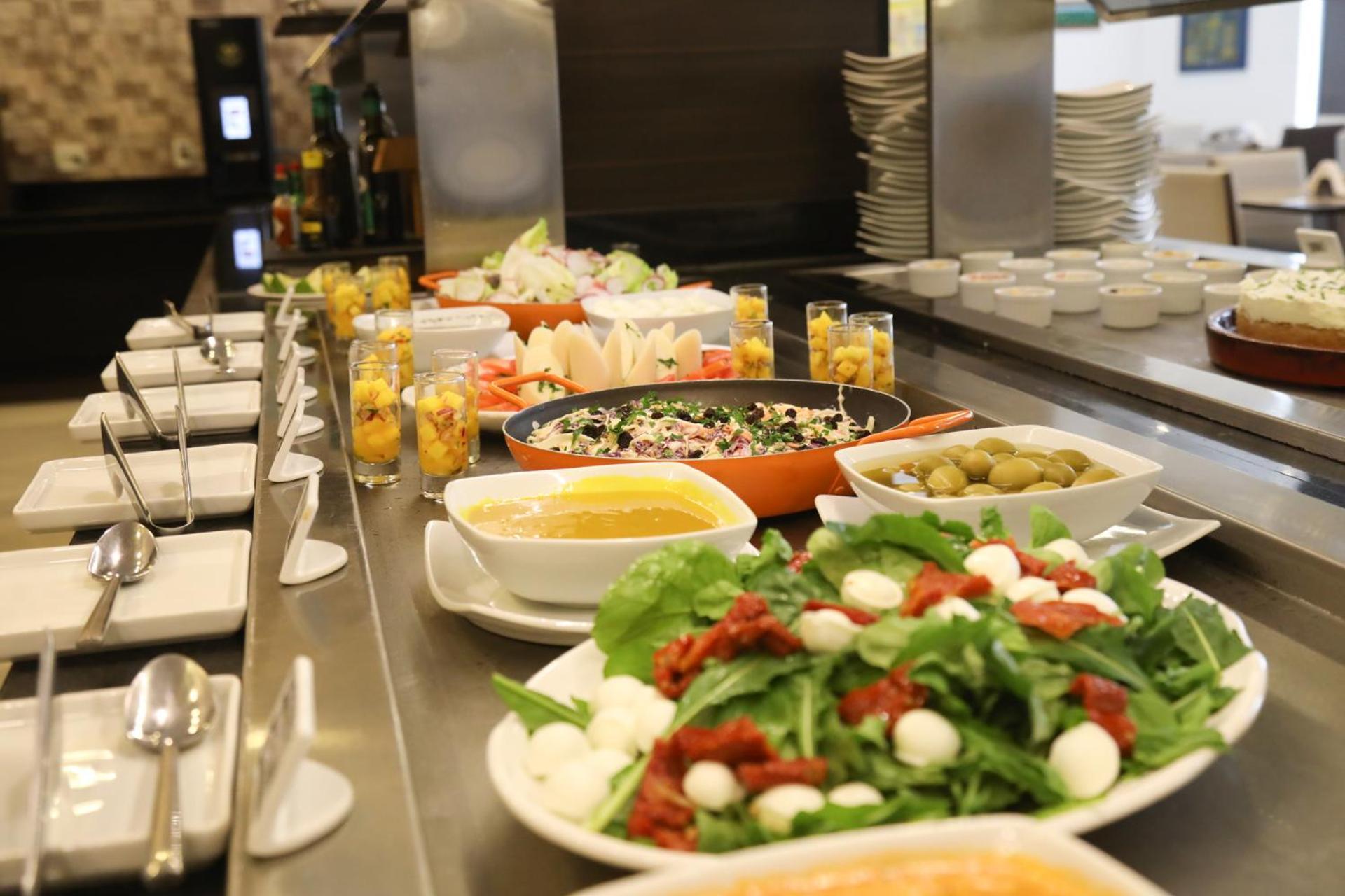 里贝朗普雷图爵怡温德姆酒店 里贝朗普雷托 外观 照片 A salad bar