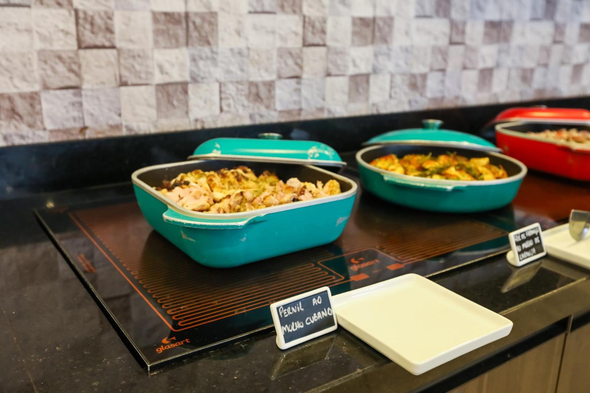 里贝朗普雷图爵怡温德姆酒店 里贝朗普雷托 外观 照片 A hot plate