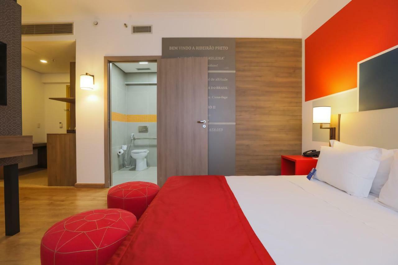 里贝朗普雷图爵怡温德姆酒店 里贝朗普雷托 外观 照片 A room at the hotel